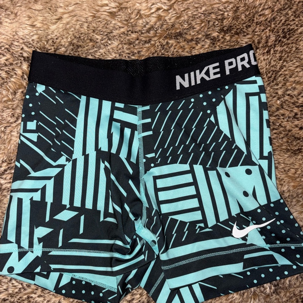 Nike Pro Geometric print Shorts old waistband